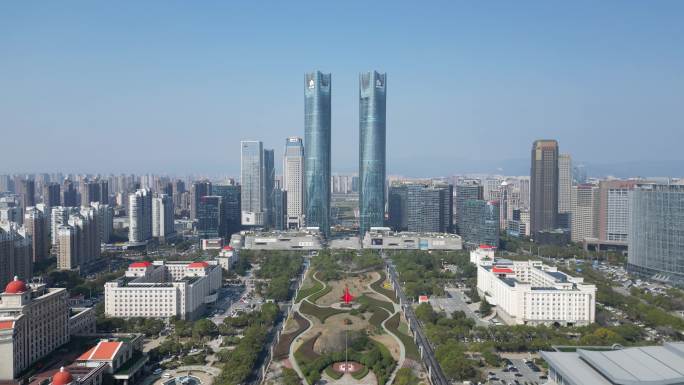 4K航拍南昌绿地双子塔
