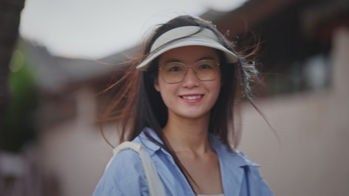 逛巍山古镇女生旅行写真旅拍