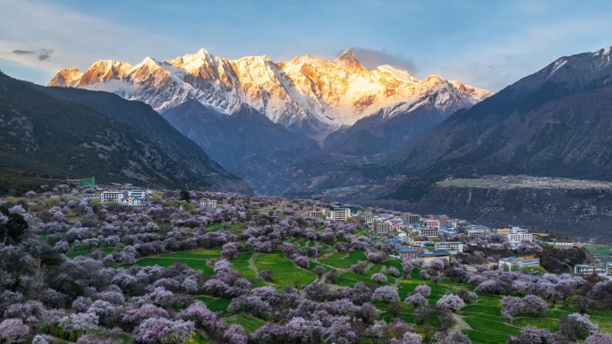西藏林芝桃花南迦巴瓦峰雪山雅鲁藏布江延时