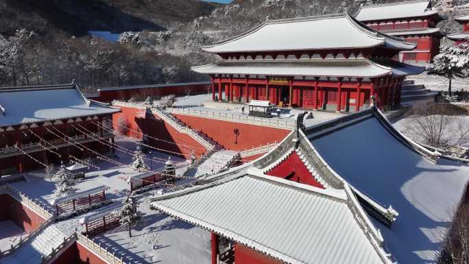 红墙白雪风光
