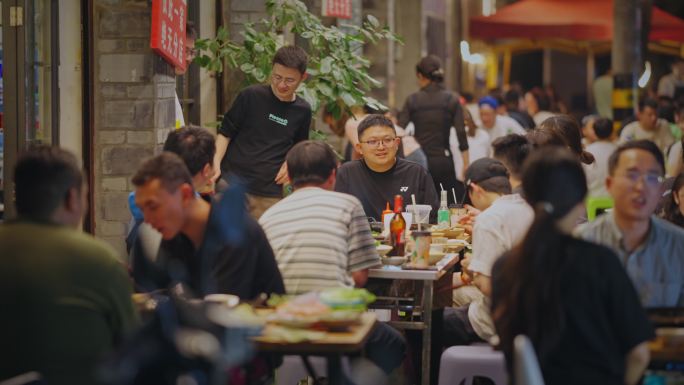 成都玉林路吃火锅人文夜市夜宵烟火气