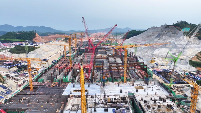 佛山高明机场广湛高铁站施工现场