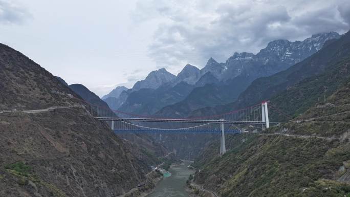 高铁动车云南虎跳峡金沙江铁路大桥吧丽香线