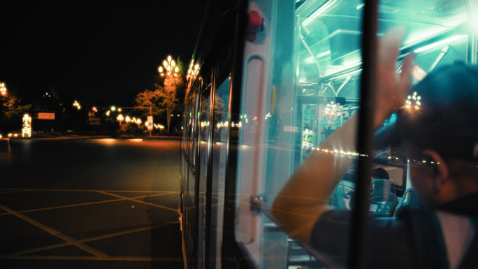 凌晨2点公交车 深夜公交车