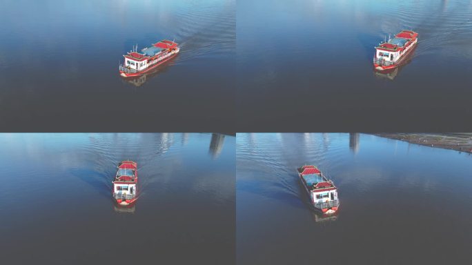 水上观光游船航行