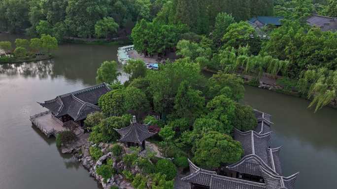 江苏扬州瘦西湖景区凫庄游船码头航拍