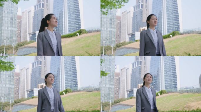 职场女性自信前行