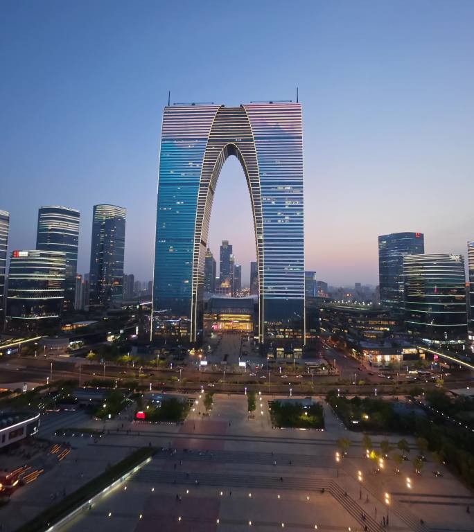 东方之门夜景穿越机竖屏