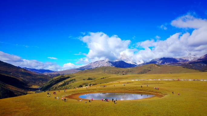 航拍上帝之眼：理塘县格聂神山和格聂之眼