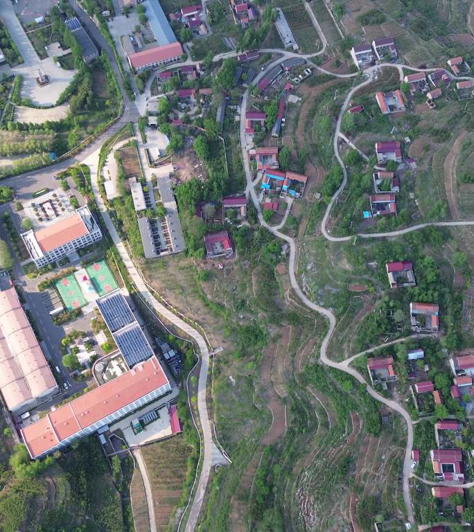 鸟瞰临沂岱崮镇乡村建筑群风光