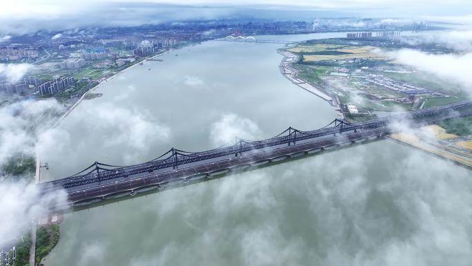 杭州市钱塘江云海钱塘江大桥航拍4k素材