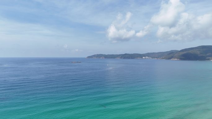 海天一色宁静海岸风光