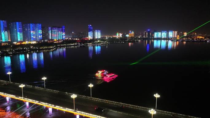 临沂沂河游船绚丽夜景灯光秀