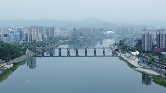 城市江景航拍