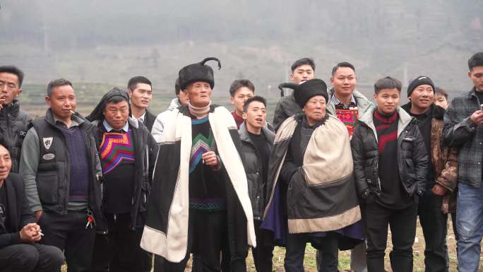 一组彝族摔跤素材