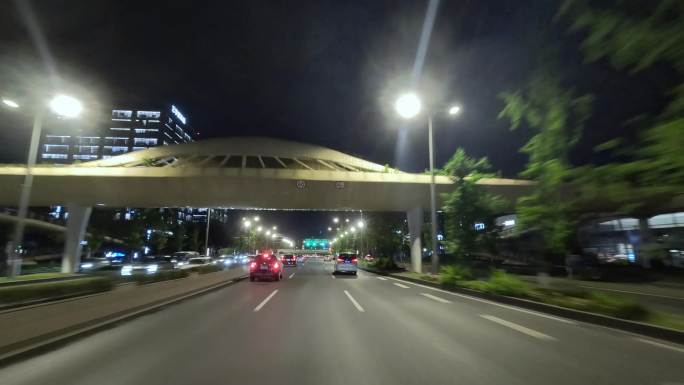 夜晚开车成都蜀西路