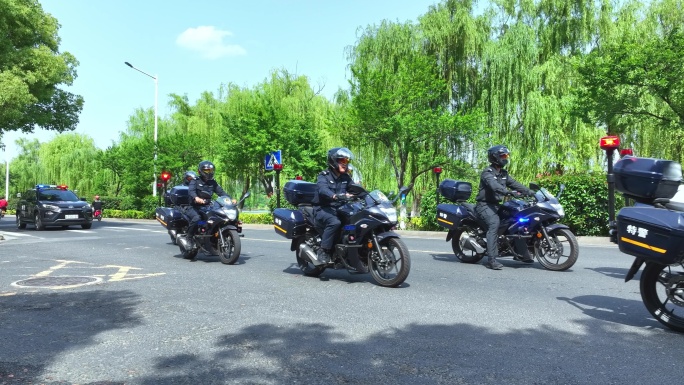 特警铁骑巡逻执勤