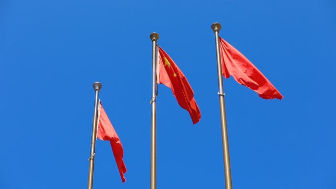 红旗飘飘蓝天白云