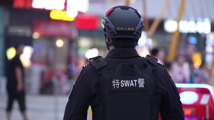 社会-特警车巡逻 执勤 社会