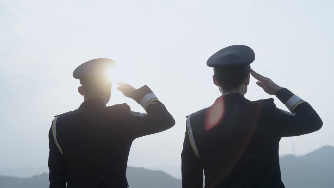 人民警察致敬祖国忠诚卫 敬礼