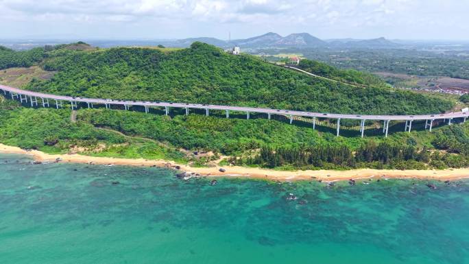 海南万宁山钦湾港北大桥航拍海岸线画面