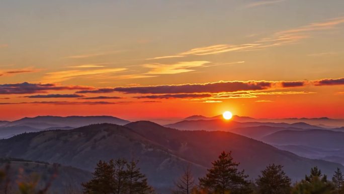 唯美黄昏夕阳下日落山脉延时