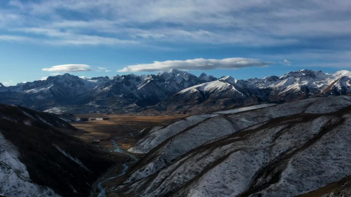 雪山山脉壮丽风光