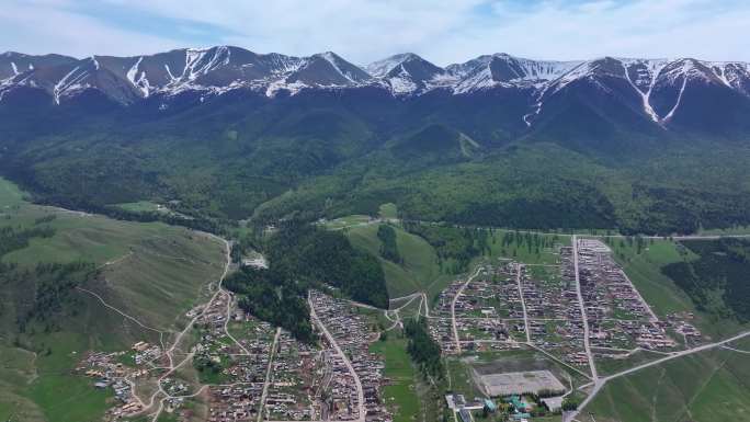 新疆阿勒泰地区喀纳斯白哈巴村航拍视频素材
