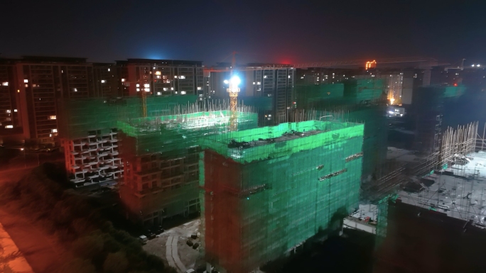 夜幕下的城市建筑工地