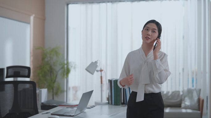 职场女性办公日常