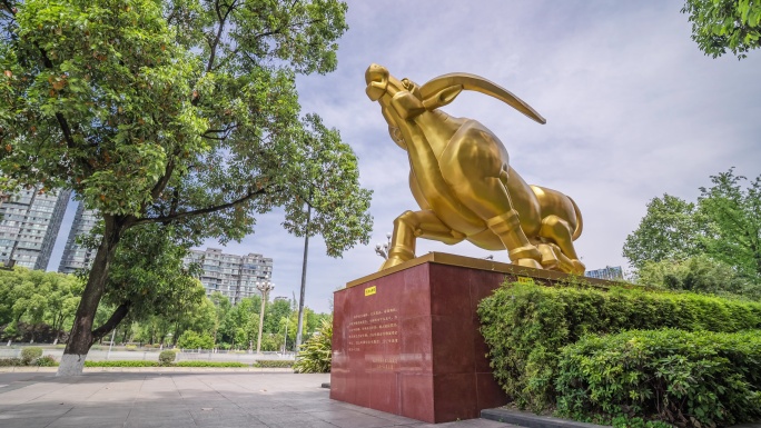 6K延时摄影成都金牛区金牛公园雕塑