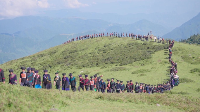 彝族迁徙巡游素材