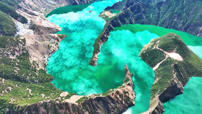 甘孜雅江天龙湖峡谷碧水蓝天白云航拍2