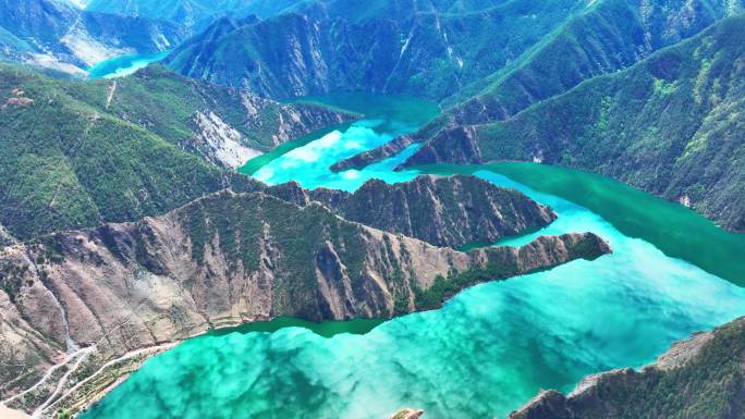 甘孜雅江天龙湖峡谷碧水蓝天白云航拍1