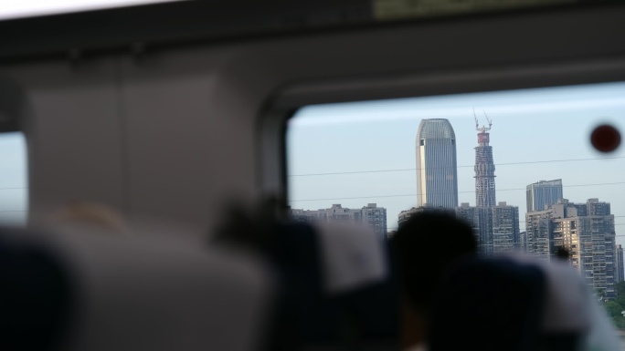 高铁车窗外的城市建筑群-四川成都468