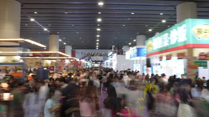 展会人潮涌动