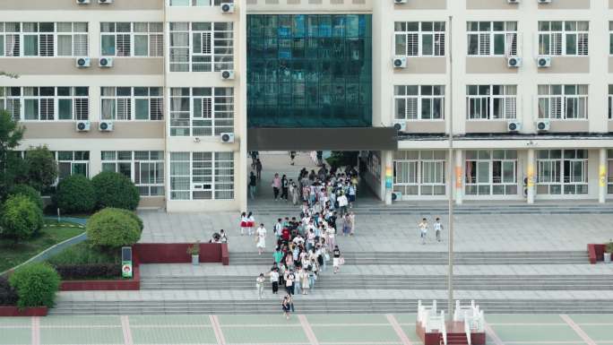 4K60P小学生放学