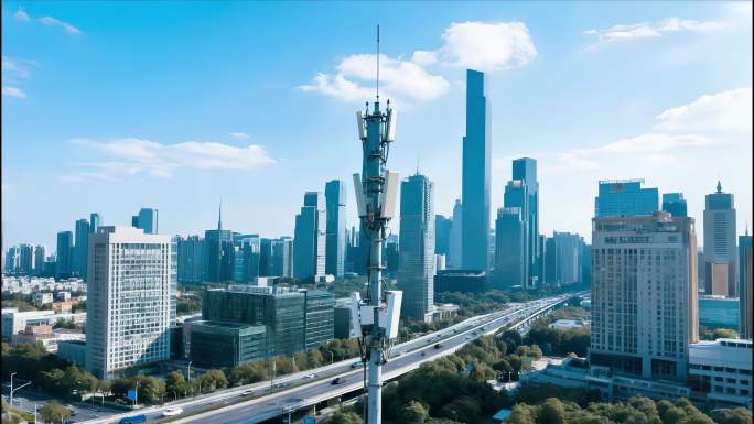 城市天际线与通信铁塔5G基站信号塔通信塔