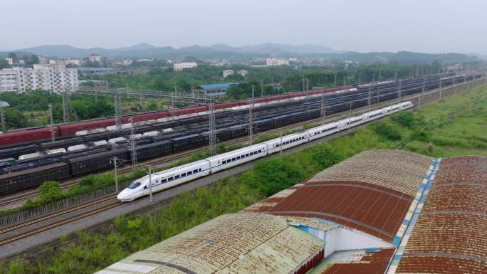 中国高铁CRH2型统型动车组南宁南站南昆