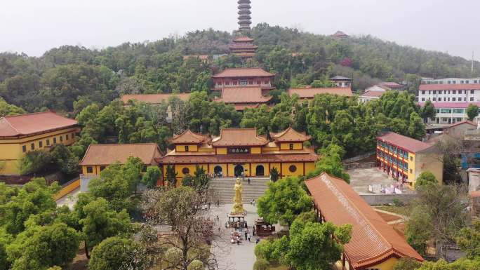 航拍湖南岳阳圣安寺景区风光