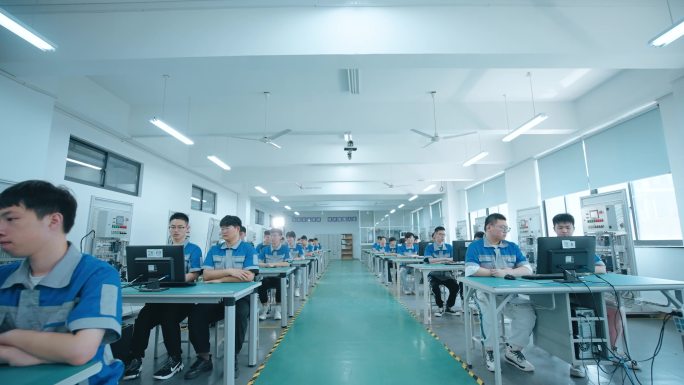 技能培训教学技工学校机械加工 焊接车床