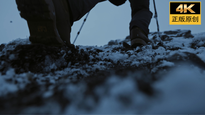 雪山徒步攀登登山户外挑战冒险企业精神