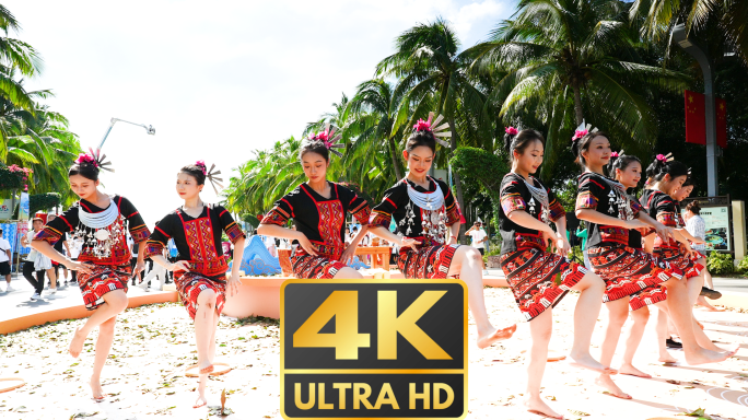 黎族少女表演五指山采茶舞