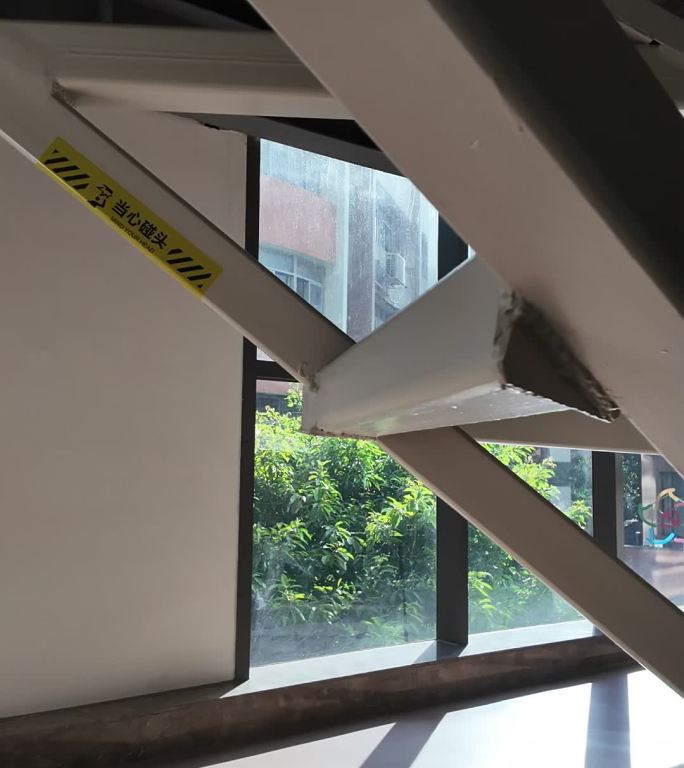 楼梯钢结构安全提示
