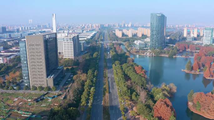 苏州园区翡翠湖城市湖畔秋色航拍