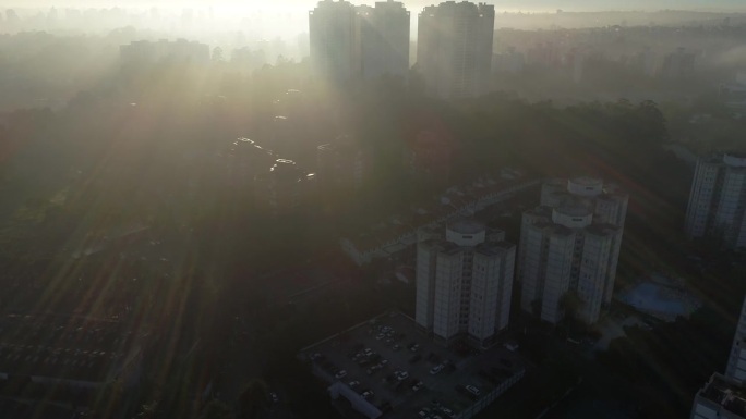 落日与建筑