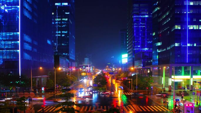 雨中的夜城