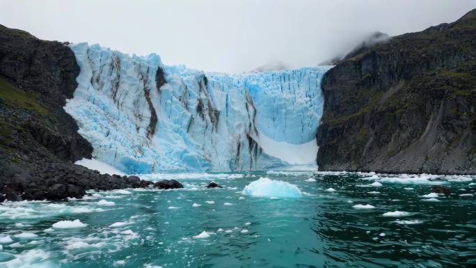 冰川融化景观冰山与海