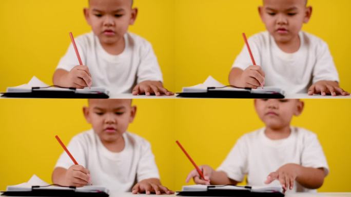 孩子们写作，读书，做作业，为老师工作。