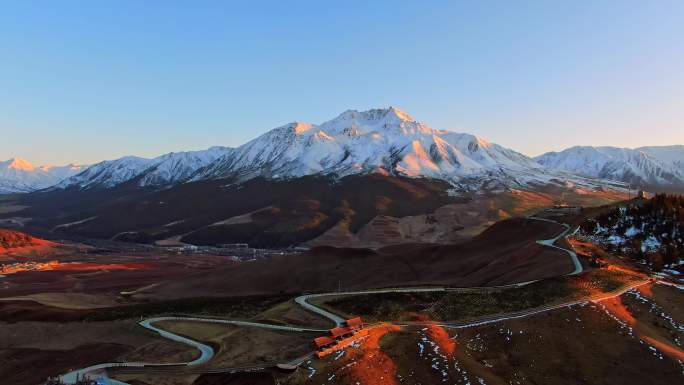 祁连雪山卓尔山